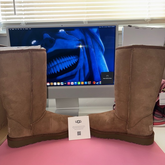 Classic Tall Uggs - Picture 5 of 11
